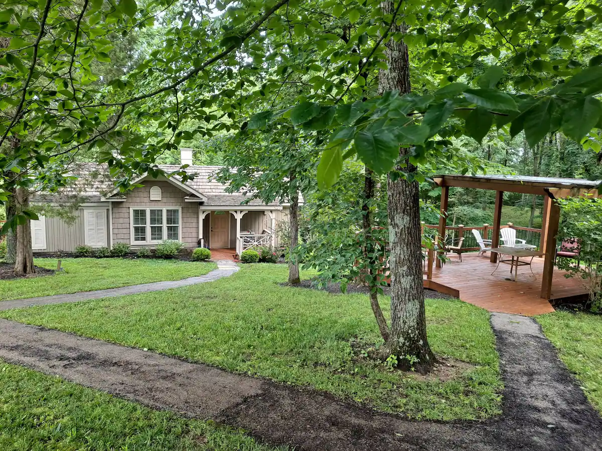 Beautiful Cottage At Blueberry Hill Estate